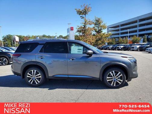 2025 Nissan Pathfinder Platinum FWD