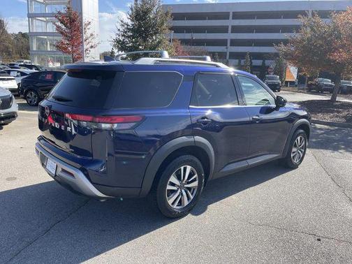 2023 Nissan Pathfinder SL 4WD