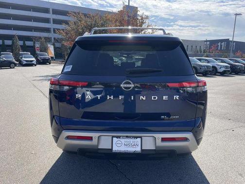 2023 Nissan Pathfinder SL 4WD
