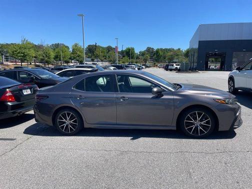 Predawn Gray Mica 2022 Toyota Camry SE