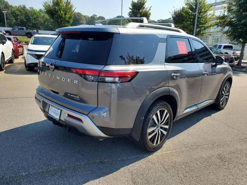 2023 Nissan Pathfinder Platinum 4WD