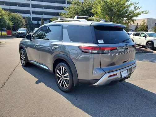 2023 Nissan Pathfinder Platinum 4WD