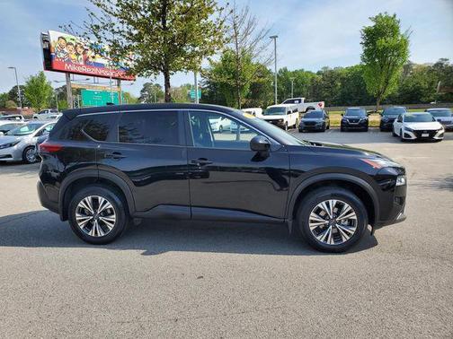 Super Black 2023 Nissan Rogue SV