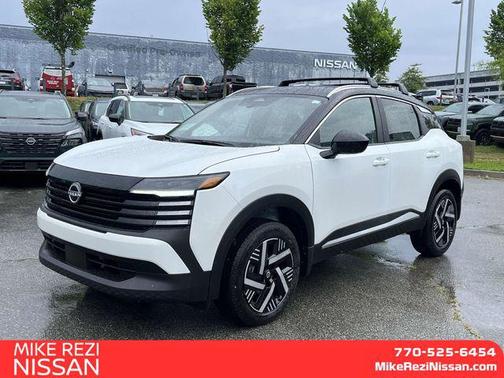 Aspen White Tricoat/Super Black 2026 Nissan Kicks SV