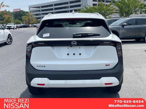 2025 Nissan Kicks SR