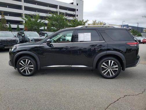 2024 Nissan Pathfinder Platinum FWD