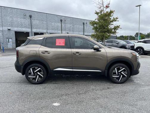 2025 Nissan Kicks SV