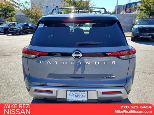 2025 Nissan Pathfinder Platinum FWD