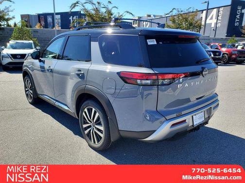 2025 Nissan Pathfinder Platinum FWD