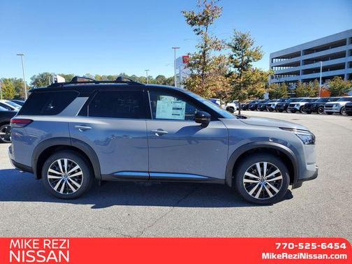 2025 Nissan Pathfinder Platinum FWD