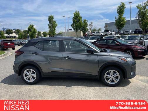 2025 Nissan Kicks S