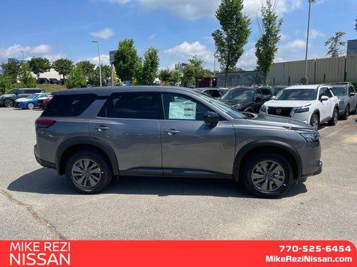 2025 Nissan Pathfinder S FWD