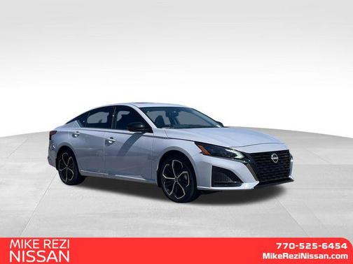 2025 Nissan Altima SR FWD