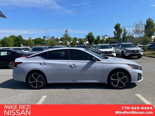 2025 Nissan Altima SR FWD