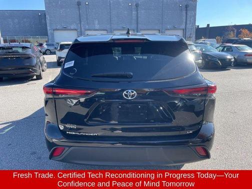 2024 Toyota Highlander LE