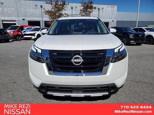2025 Nissan Pathfinder Platinum 4WD