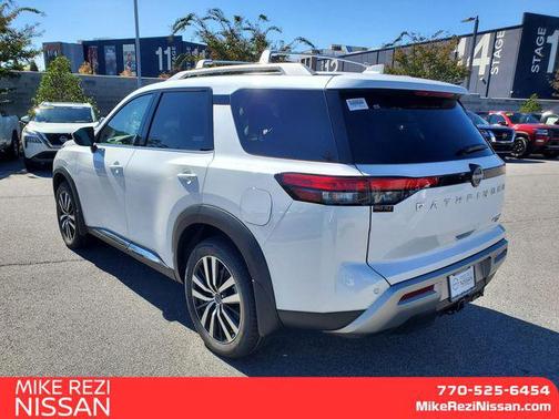 2025 Nissan Pathfinder Platinum 4WD