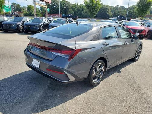 2025 Hyundai ELANTRA Sport