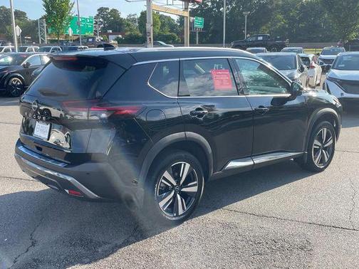 2022 Nissan Rogue SL