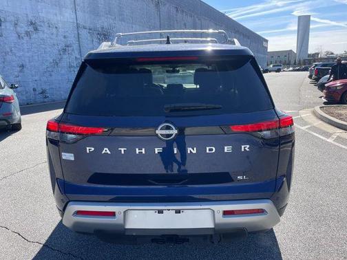 2024 Nissan Pathfinder SL FWD