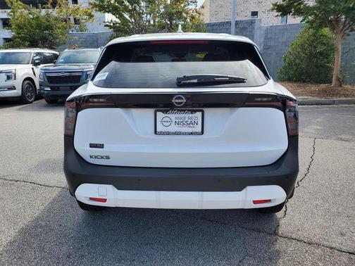 2025 Nissan Kicks S