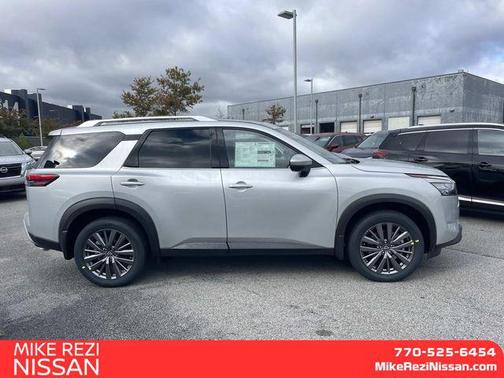 2025 Nissan Pathfinder SL 4WD