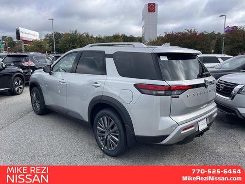 2025 Nissan Pathfinder SL 4WD