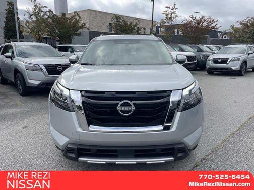 2025 Nissan Pathfinder SL 4WD