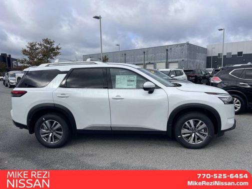 2025 Nissan Pathfinder SL FWD