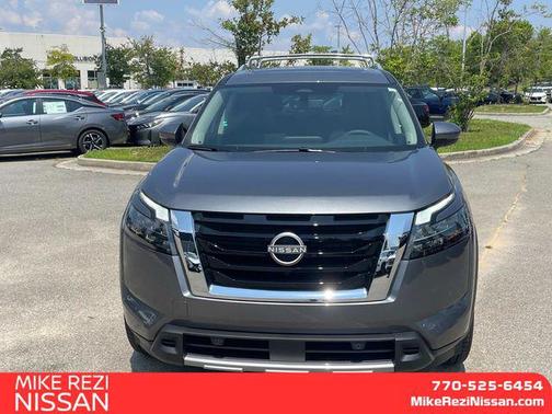2025 Nissan Pathfinder SL FWD