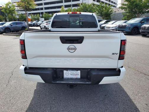 Glacier White 2024 Nissan Frontier SV