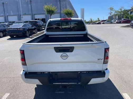 Glacier White 2024 Nissan Frontier SV