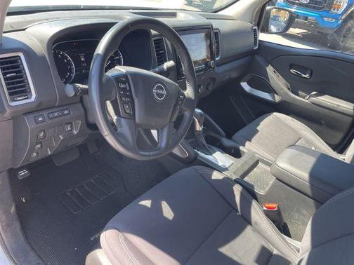 Glacier White 2024 Nissan Frontier SV
