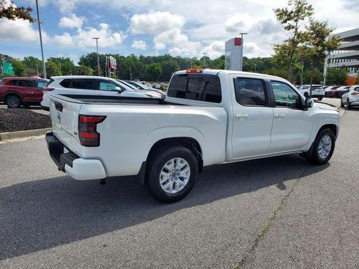 Glacier White 2024 Nissan Frontier SV