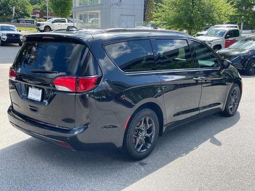 2018 Chrysler Pacifica Touring-L Plus