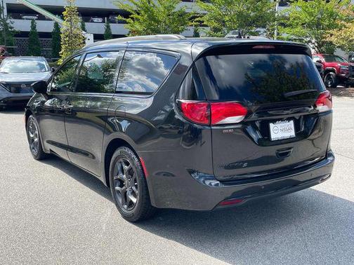 2018 Chrysler Pacifica Touring-L Plus