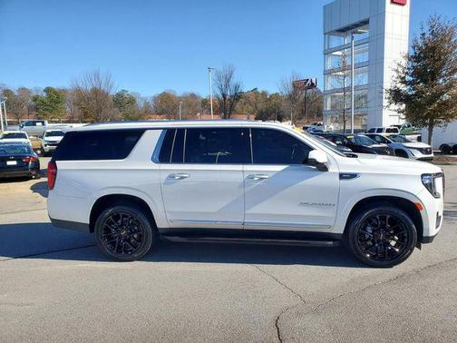 2022 GMC Yukon XL SLT