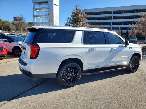 2022 GMC Yukon XL SLT