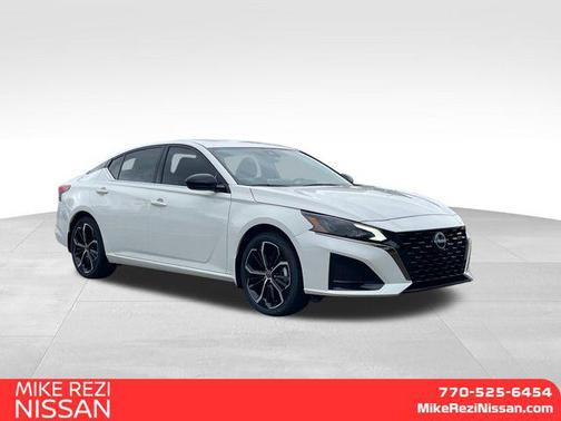2025 Nissan Altima SR FWD