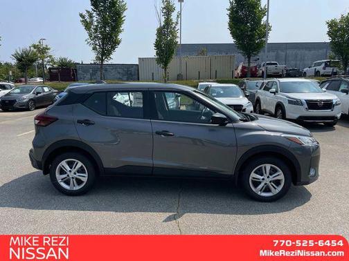 2025 Nissan Kicks S