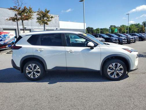 Pearl White Tricoat 2023 Nissan Rogue SV