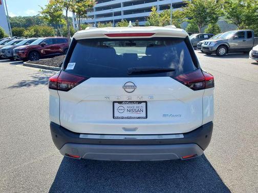 Pearl White Tricoat 2023 Nissan Rogue SV