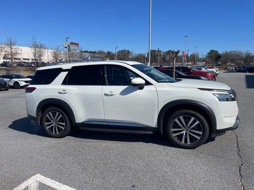 2023 Nissan Pathfinder Platinum 4WD