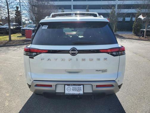 2023 Nissan Pathfinder Platinum 4WD