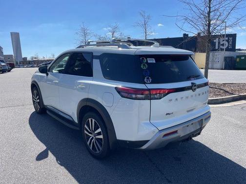2023 Nissan Pathfinder Platinum 4WD