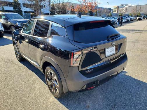 2025 Nissan Kicks SV