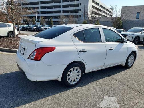 2019 Nissan Versa 1.6 S+
