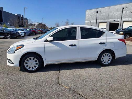 2019 Nissan Versa 1.6 S+