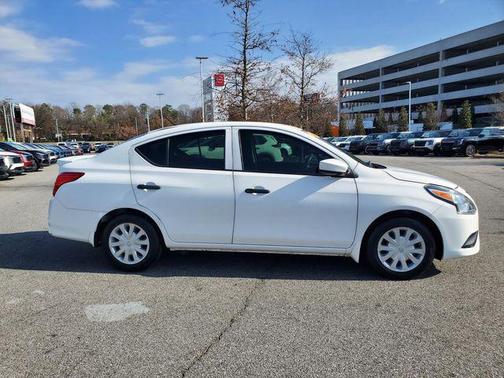 2019 Nissan Versa 1.6 S+