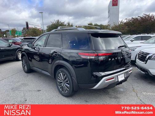 2025 Nissan Pathfinder SL 4WD